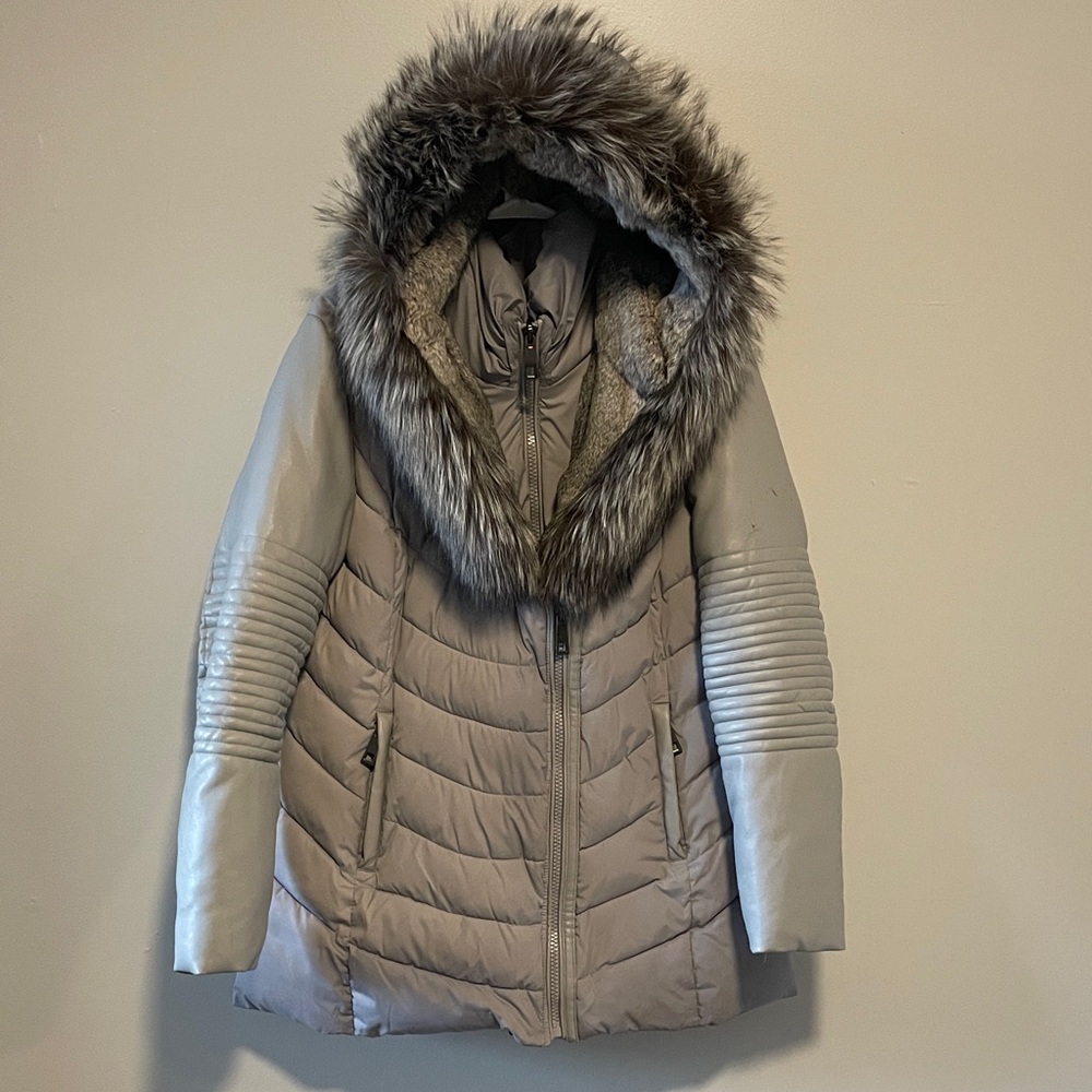 Ellabee Internacional Women's Gray Puffer Jacket with Faux Fur Trim